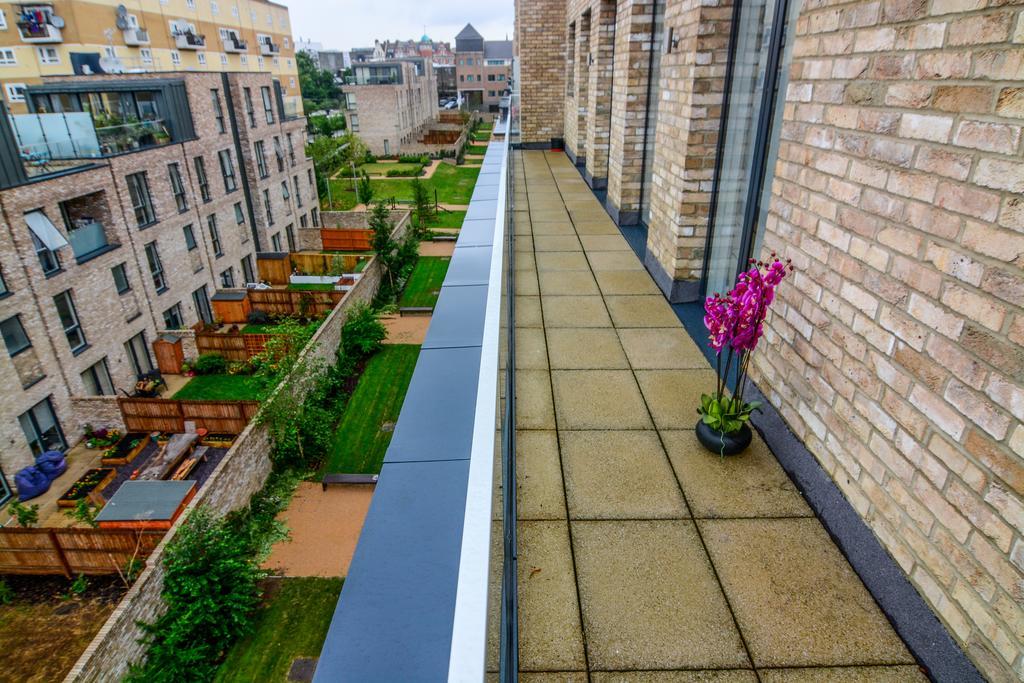 Apartment Wharf - Cambridge Av London Exteriör bild