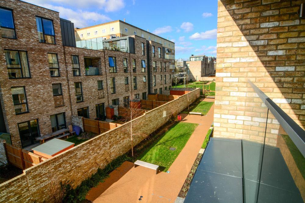 Apartment Wharf - Cambridge Av London Exteriör bild