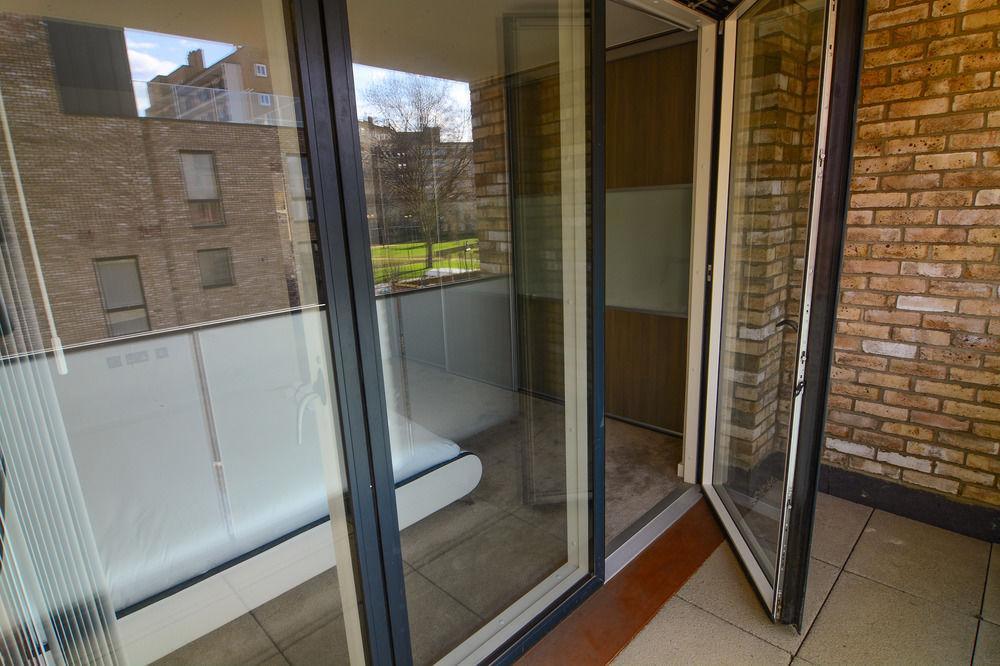 Apartment Wharf - Cambridge Av London Exteriör bild