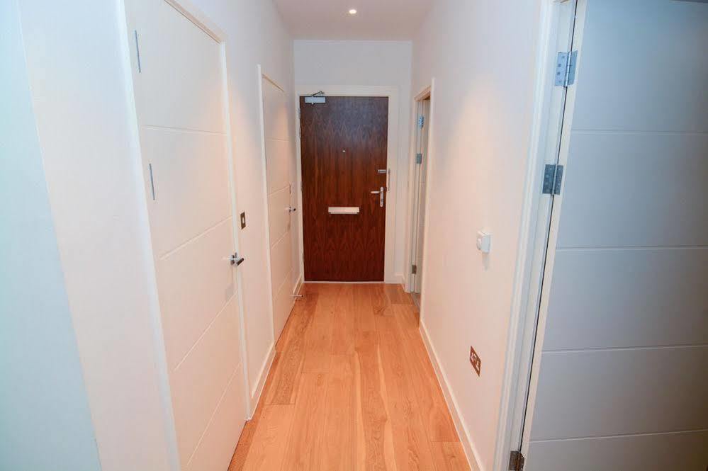 Apartment Wharf - Cambridge Av London Exteriör bild