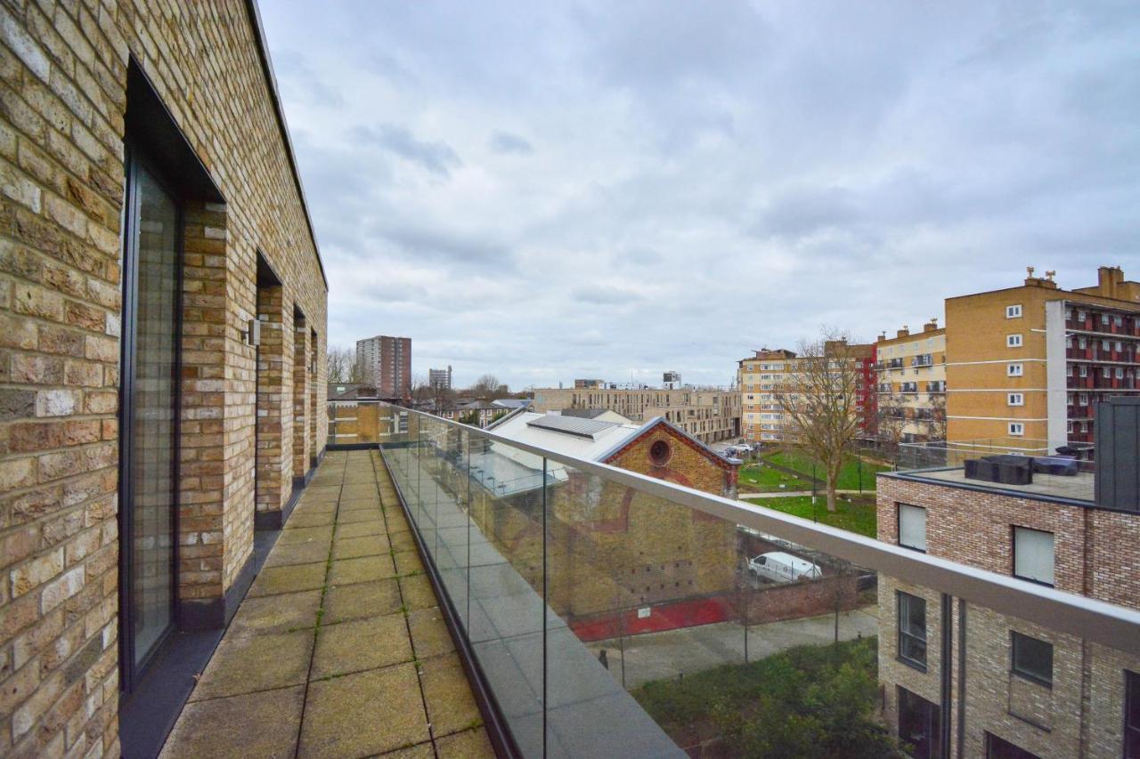 Apartment Wharf - Cambridge Av London Exteriör bild
