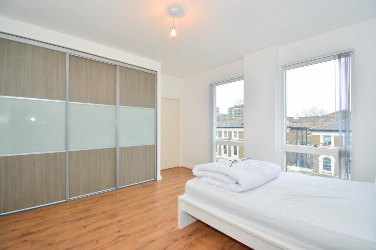 Apartment Wharf - Cambridge Av London Exteriör bild