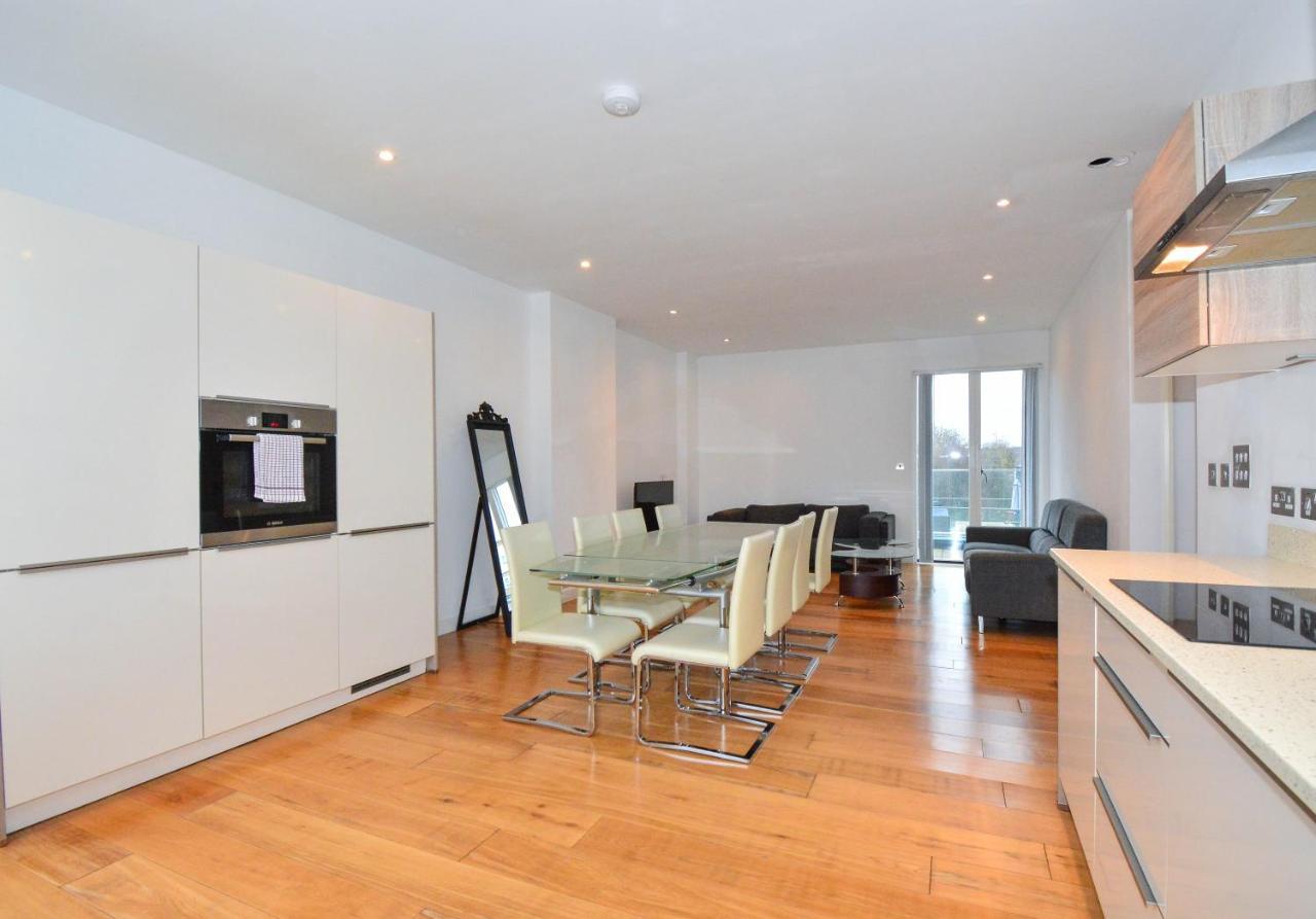 Apartment Wharf - Cambridge Av London Exteriör bild